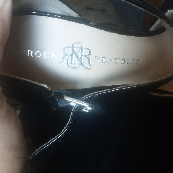 Rock & Republic Studded Spike Platform Pump Stiletto Peep Toe Strap Heels Sz 10M - Picture 5 of 10